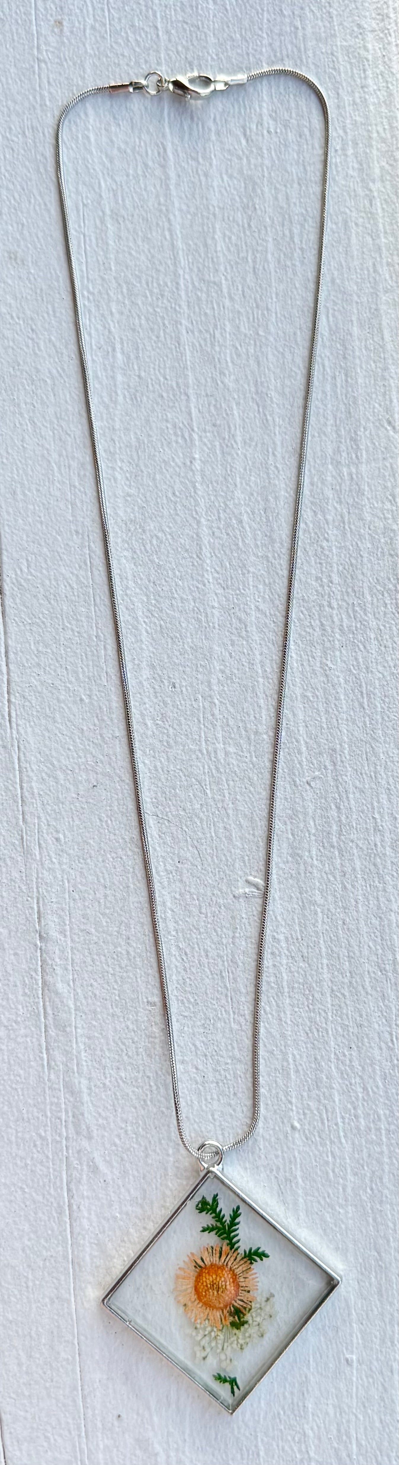 18 inch Silver Plated Necklace with Flower Resin Pendant