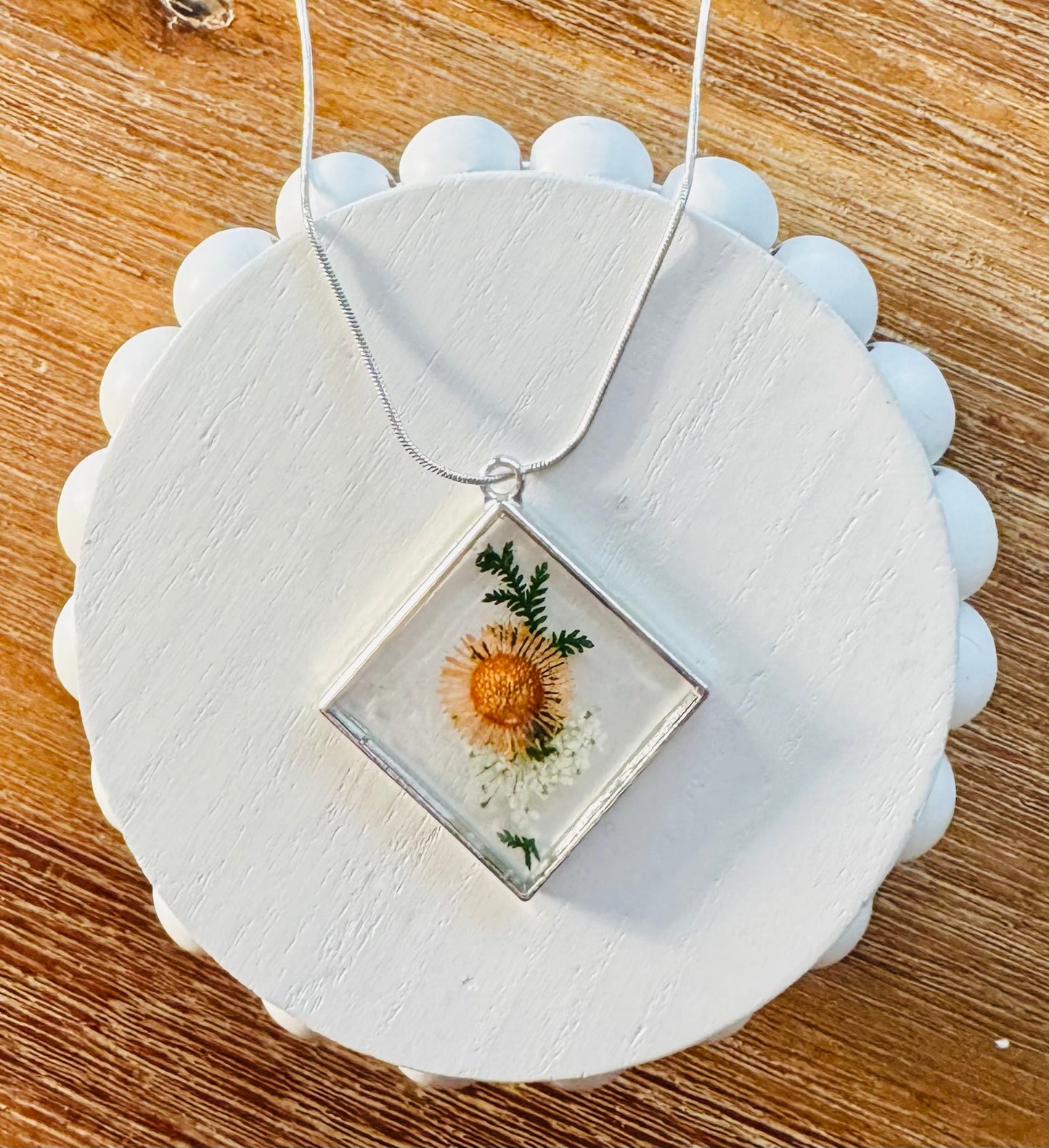 18 inch Silver Plated Necklace with Flower Resin Pendant