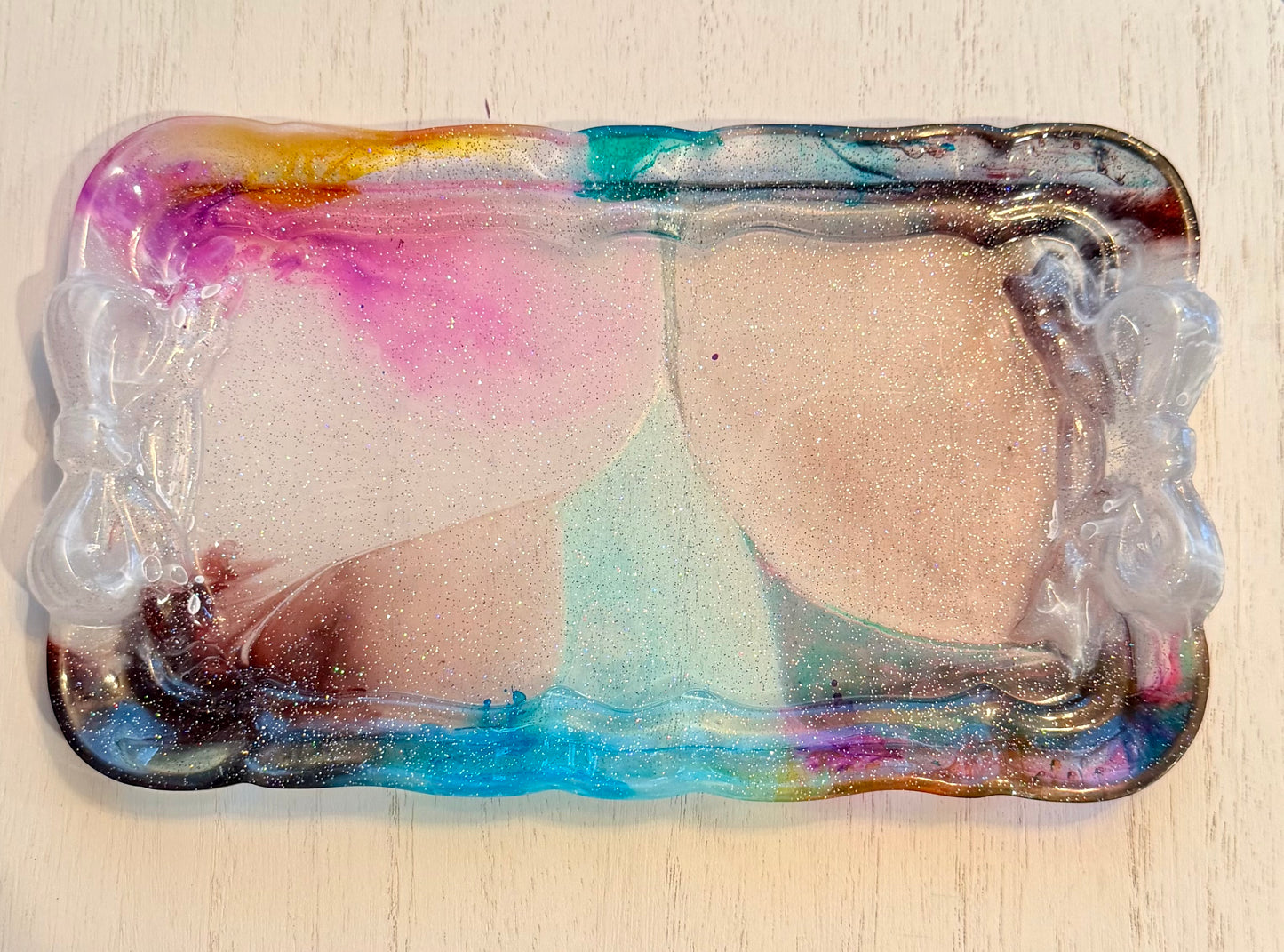 Resin Bow Tray